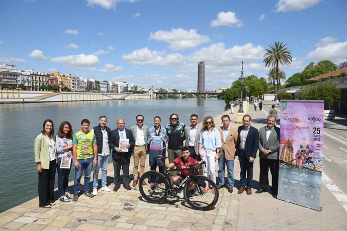 Presentación del Triatlón en Sevilla.