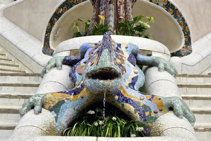 Archivo - Vista de la Fuente Dragón de Gaudí en el Park Güell