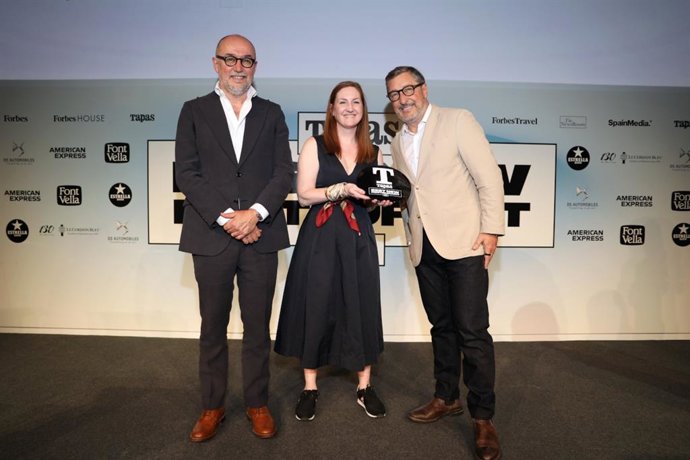 Los hermanos Roca reciben el premio Best New Restaurant, otorgado por Tapas Magazine, por su bar de tapas VII