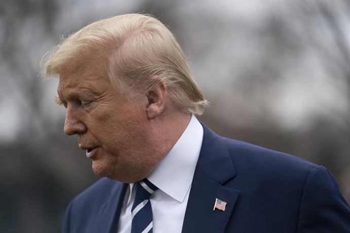 Archivo - WASHINGTON, 3 de março de 2020 O presidente dos Estados Unidos, Donald Trump, fala aos repórteres antes de deixar a Casa Branca em Washington D.C., nos Estados Unidos, em 3 de março de 2020. Trump disse na terça-feira que havia conversado por te