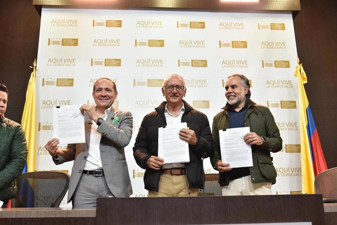 Loa ministros de Trabajo, Salud e Interior de Colombia