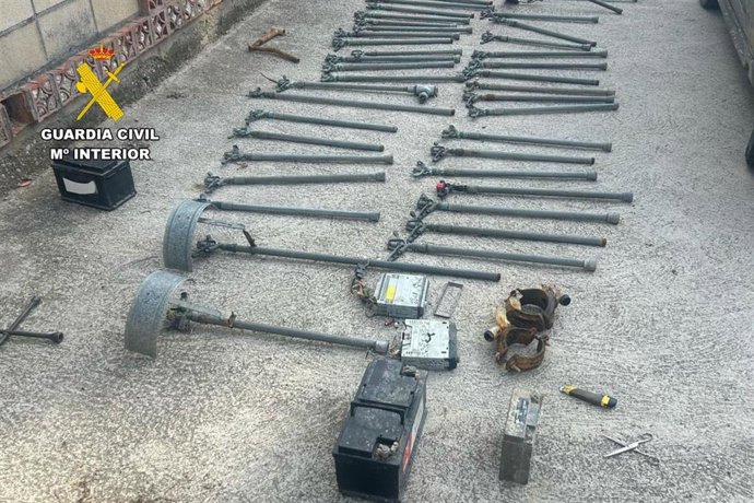 Aspersores intervenidos por la Guardia Civil para esclarecer un delito de hurto.