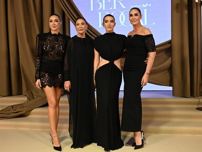 Rocío Martín Berrocal, Victoria Martín Serrano, Alba Díaz y Vicky Martín Berrocal durante el estreno del docureality que protagonizan, ‘Las Berrocal’, este lunes en Madrid