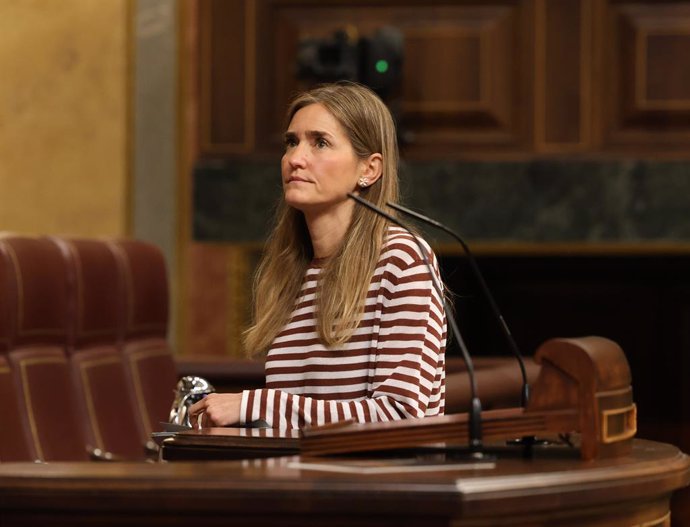 La vicepresidenta tercera y ministra para la Transición Ecológica, Sara Aagesen, interviene durante una sesión plenaria, en el Congreso de los Diputados, a 14 de mayo de 2025, en Madrid (España). Durante el pleno, el Congreso ha rendido cuentas sobre el a