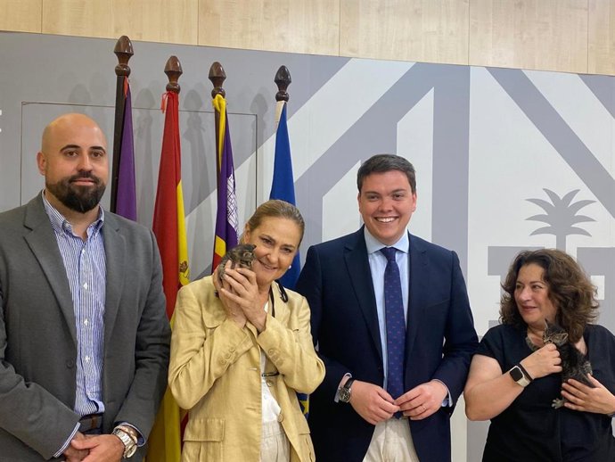 Presentación de la campaña de adopción de felinos lactantes