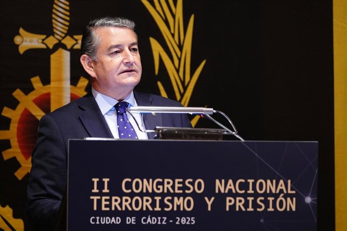El consejero de la Presidencia, Interior, Diálogo Social y Simplificación Administrativa, Antonio Sanz, interviene en Cádiz en el II Congreso Nacional Terrorismo y Prisión
