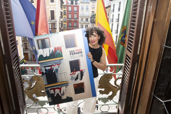'Hogar pamplonica', de Sandra Nadal, cartel anunciador de los Sanfermines 2025