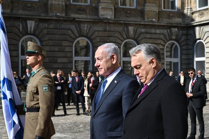 Archivo - Arquivo - 3 de abril de 2025, Budapeste, Hungria: O primeiro-ministro israelense Benjamin Netanyahu é recebido pelo primeiro-ministro húngaro Viktor Orban em Budapeste. Netanyahu e sua esposa estão viajando apesar de um mandado de prisão do Trib