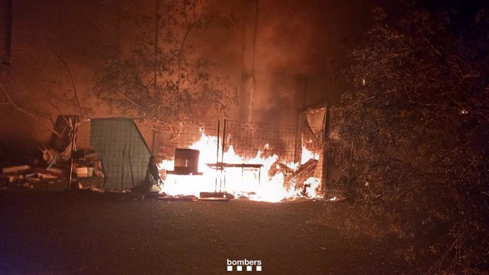 Incendi a la caseta d'un solar a Tarragona