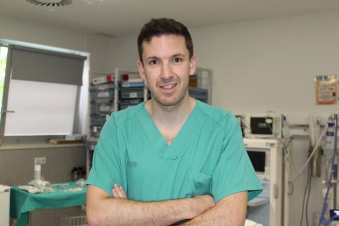 Víctor Escrich Iturbe, facultativo Especialista de Área de Aparato Digestivo en el Hospital Universitario San Pedro, autor de la tesis