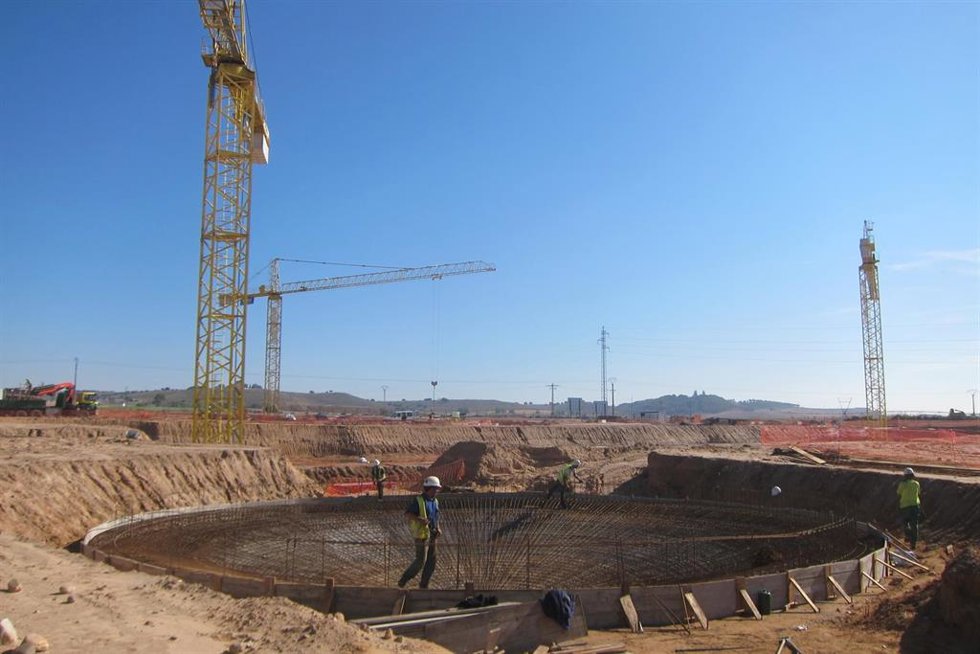 Archivo - Trabajador de la construcción