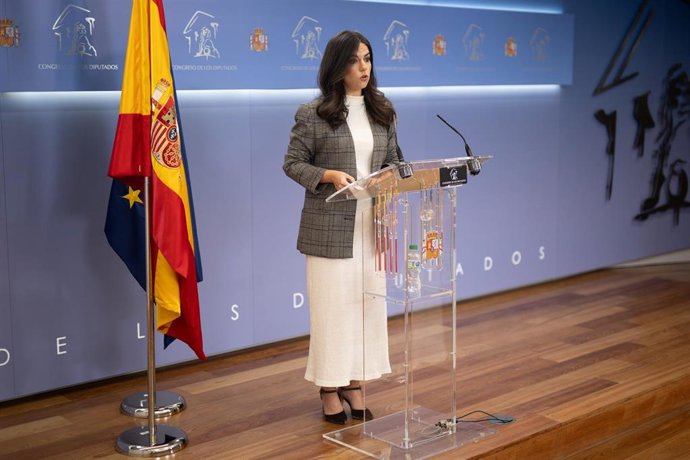 La portavoz de VOX en el Congreso, Pepa Millán, durante una rueda de prensa anterior a la Junta de Portavoces, en el Congreso de los Diputados, a 20 de mayo de 2025, en Madrid (España).