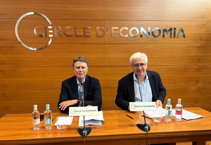 El presidente del Cercle d'Economia, Jaume Guardiola, y el director general, Miquel Nadal.