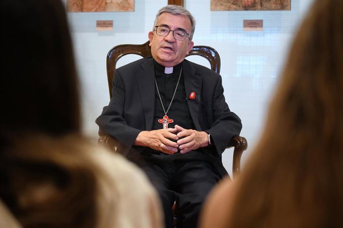 Archivo - El presidente de la Conferencia Episcopal Española (CEE), Luis Argüello, durante una entrevista con Europa Press.