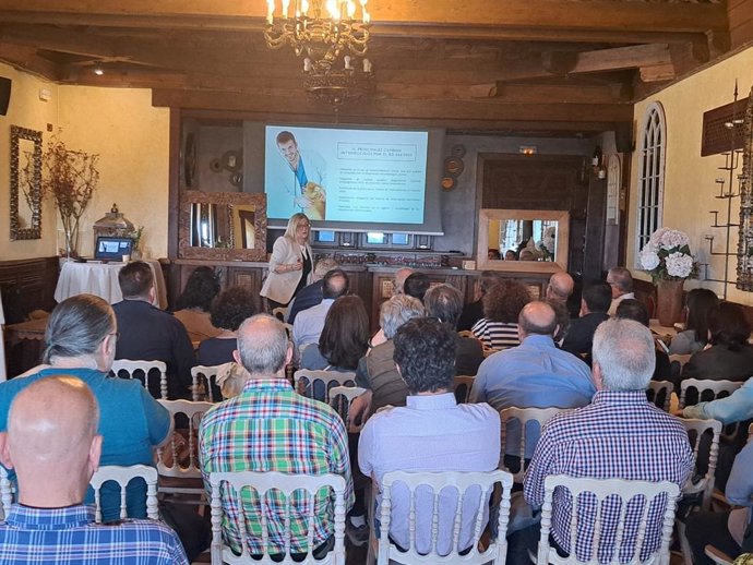 Los veterinarios de CyL reclaman en su 'cónclave' autonómico "soluciones certeras" al decreto del medicamento.