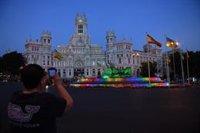 Almeida confirma que no habrá bandera arcoíris en Cibeles y dice que el Orgullo gana en "pujanza" desde que es alcalde