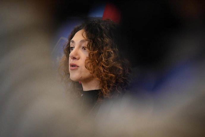 Archivo - La diputada de Sumar Aina Vidal, ene rueda de prensa en el Congreso 