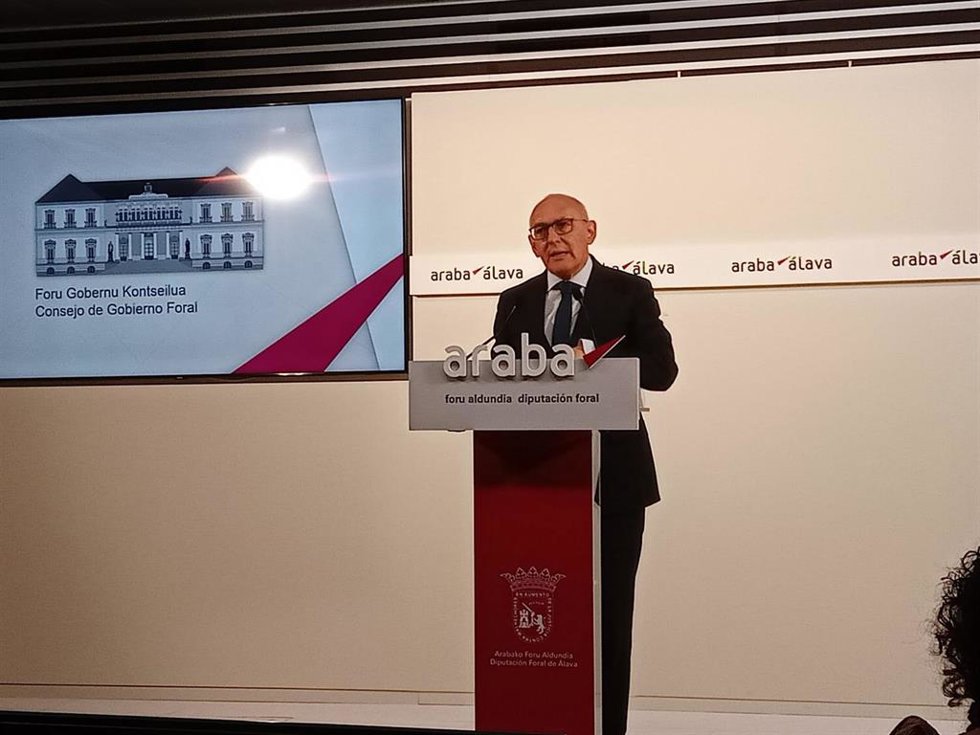 Ramiro González