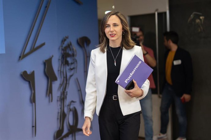 La portavoz de Podemos en el Congreso Ione Belarra llega a una rueda de prensa anterior a la Junta de Portavoces, en el Congreso de los Diputados, a 20 de mayo de 2025, en Madrid (España).
