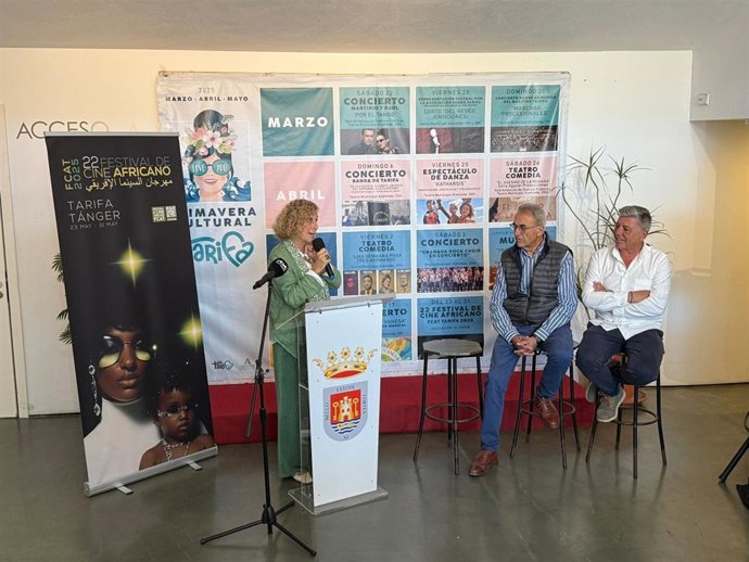 José Antonio Santos, Mane Cisneros e Ignacio Trujillo en el Teatro Alameda de Tarifa