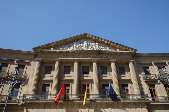 Archivo - Fachada del Palacio de Navarra.