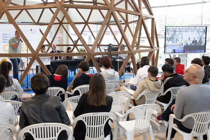 El Consejero De Educación, Formación Profesional Y Universidades, Sergio Silva, Acude Al I Encuentro De Radio Escolar De Cantabria