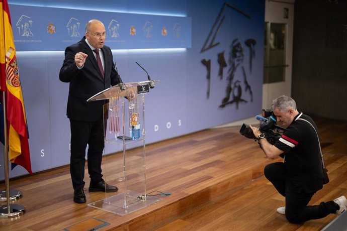 El portavoz del PP en el Congreso, Miguel Tellado, durante una rueda de prensa posterior a la Junta de Portavoces, en el Congreso de los Diputados, a 20 de mayo de 2025, en Madrid (España).