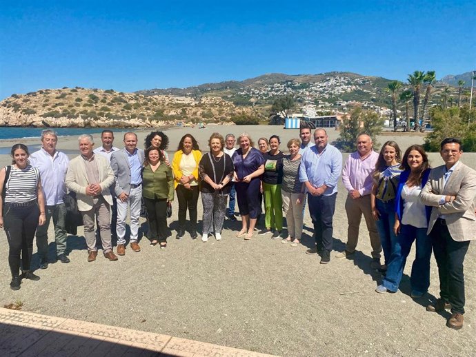Miembros Del Grupo Socialista En La Diputación De Granada Junto A Alcaldes Y Alcaldesas De La Costa Granadina