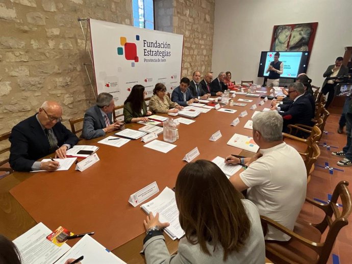 Reunión del patronato de la Fundación Estrategias.