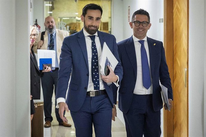 El secretario de Estado de Seguridad, Rafael Triguero, y el alcalde de Ibiza, Rafael Triguero.