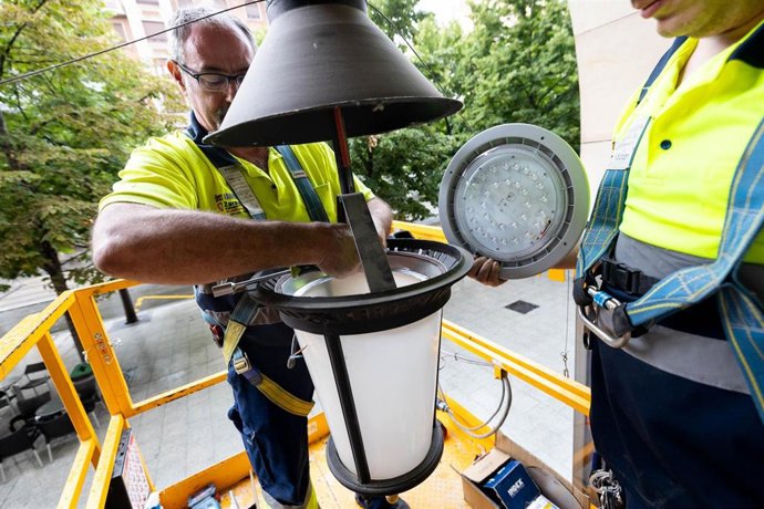 Archivo - El Ayuntamiento de Zaragoza analiza 74.000 puntos de luz y 740 cuadros de mando para crear un mapa lumínico
