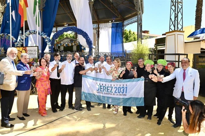 La alcaldesa de Jerez, María José García-Pelayo, en el acto por el día de la gastronomía en la Feria del Caballo.