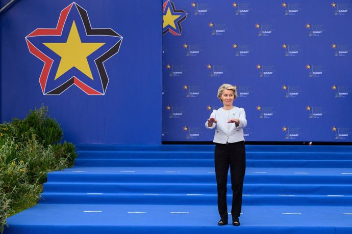 16 May 2025, Albania, Tirana: President of the European Commission Ursula von der Leyen arrives for the family photo at the European Political Community Summit (EPC) in Tirana. Photo: Leon Neal/PA Wire/dpa
