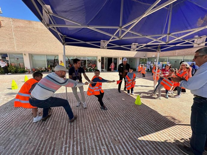 El Ayuntamiento de Alcalá de Guadaíra (Sevilla) celebra actividades intergeneracionales para "fomentar" la cohesión social.