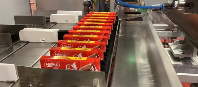 Nestlé invierte casi 5,5 millones de euros en La Penilla para mejorar el sistema de envasado y reducir plástico