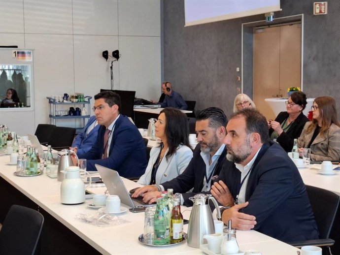 La cicepresidenta Primera de Territorio de la Diputación de Cáceres, Esther Gutiérrez, se encuentra en Hannover (Alemania) participando en la Conferencia Política anual de la Confederación Europea de Autoridades Locales Intermedias