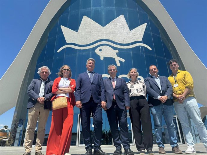 El conseller de Medio Ambiente, Vicente Martínez Mus, mantiene un encuentro con el consejero de Medio Ambiente, Universidades, Investigación y Mar Menor de la Región de Murcia, Juan María Vázquez,