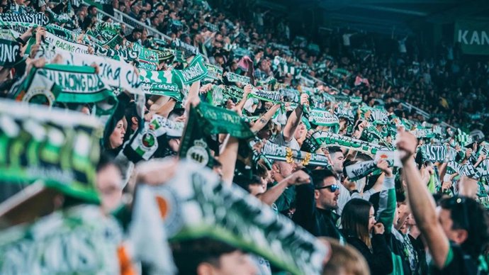 Archivo - Afición del Racing de Santander