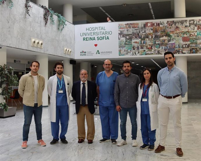 Equipo de profesionales del Reina Sofía, del Imibic y la UCO.