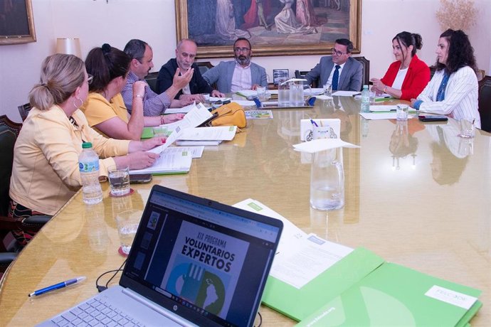 Reunión de la junta directiva de Felcode en la Diputación de Cáceres