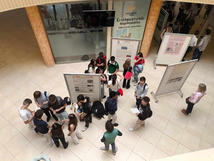 Participantes en el programa Explora IES.