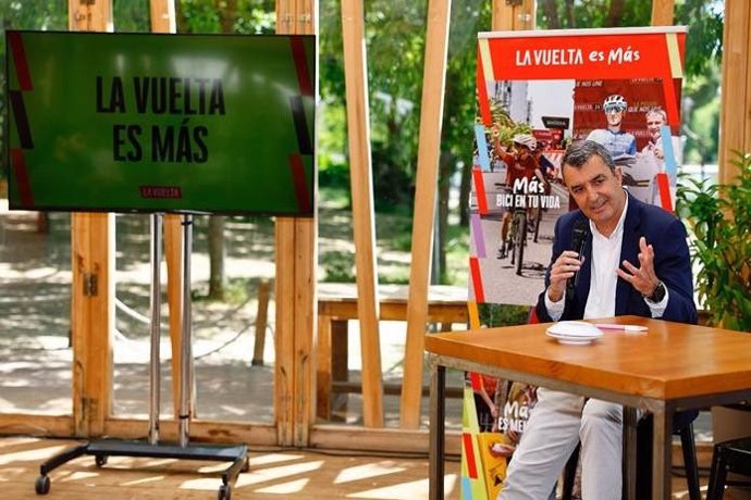 El director general de La Vuelta, Javier Guillén, durante la celebración del 90º aniversario de la carrera.