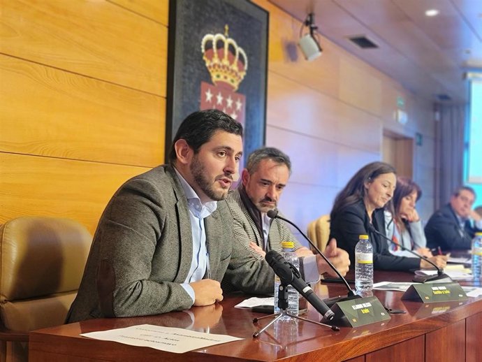 El portavoz de Vox en las Cortes de Aragón, Alejandro Nolasco, en la jornada nacional de Vox en la Asamblea de Madrid.