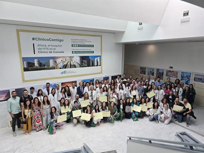 Un total de 90 residentes finalizan en el Clínico San Cecilio su formación como especialistas.