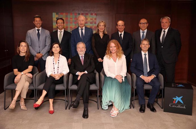 Tomás Muniesa se reúne con el Consejo Asesor Territorial de CaixaBank en Baleares.
