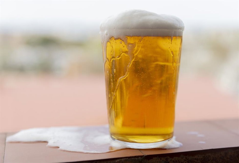 Archivo - Vaso de cerveza