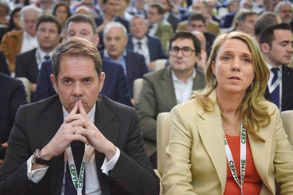 Los dos candidatos a presidente de CEPYME, Gerardo Cuerva y Ángela de Miguel, durante la Asamblea General Electoral de CEPYME, a 20 de mayo de 2025, en Madrid (España). El actual presidente de Cepyme, Gerardo Cuerva, y la presidenta de CEOE-Cepyme Valla