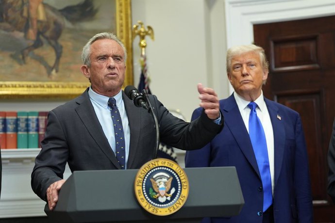 12 de maio de 2025, Washington, Distrito de Columbia, EUA: O secretário de Saúde e Serviços Humanos dos Estados Unidos, Robert F. Kennedy Jr., faz comentários após as declarações do presidente dos EUA, Donald J. Trump, sobre o cessar-fogo entre a Índia e 