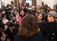 PSOE y sus socios acusan a PP y Vox de "proteger y financiar" a "pseudoperiodistas" que hacen activismo en el Congreso