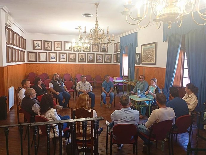 La vicepresidenta Segunda de Hacienda y Administración General de la Diputación de Cáceres, Isabel Ruiz Correyero, ha participado en una reunión informativa de la Mancomunidad Rivera de Fresnedosa sobre necesidades de vivienda